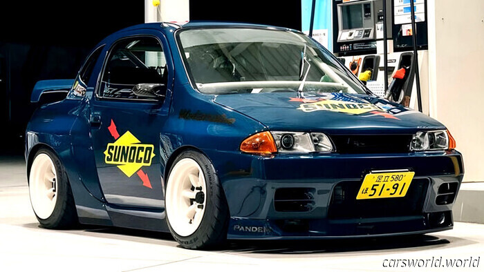 Questa minuscola R32 GT-R sembra un trucco dell'IA, ma vi assicuriamo che è reale | Carscoops